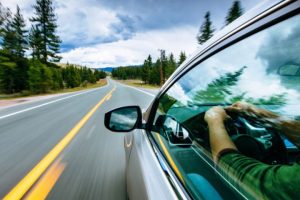 Lee más sobre el artículo Conoce 6 ventajas de rentar un auto blindado para viajar seguro en ciudad y carretera